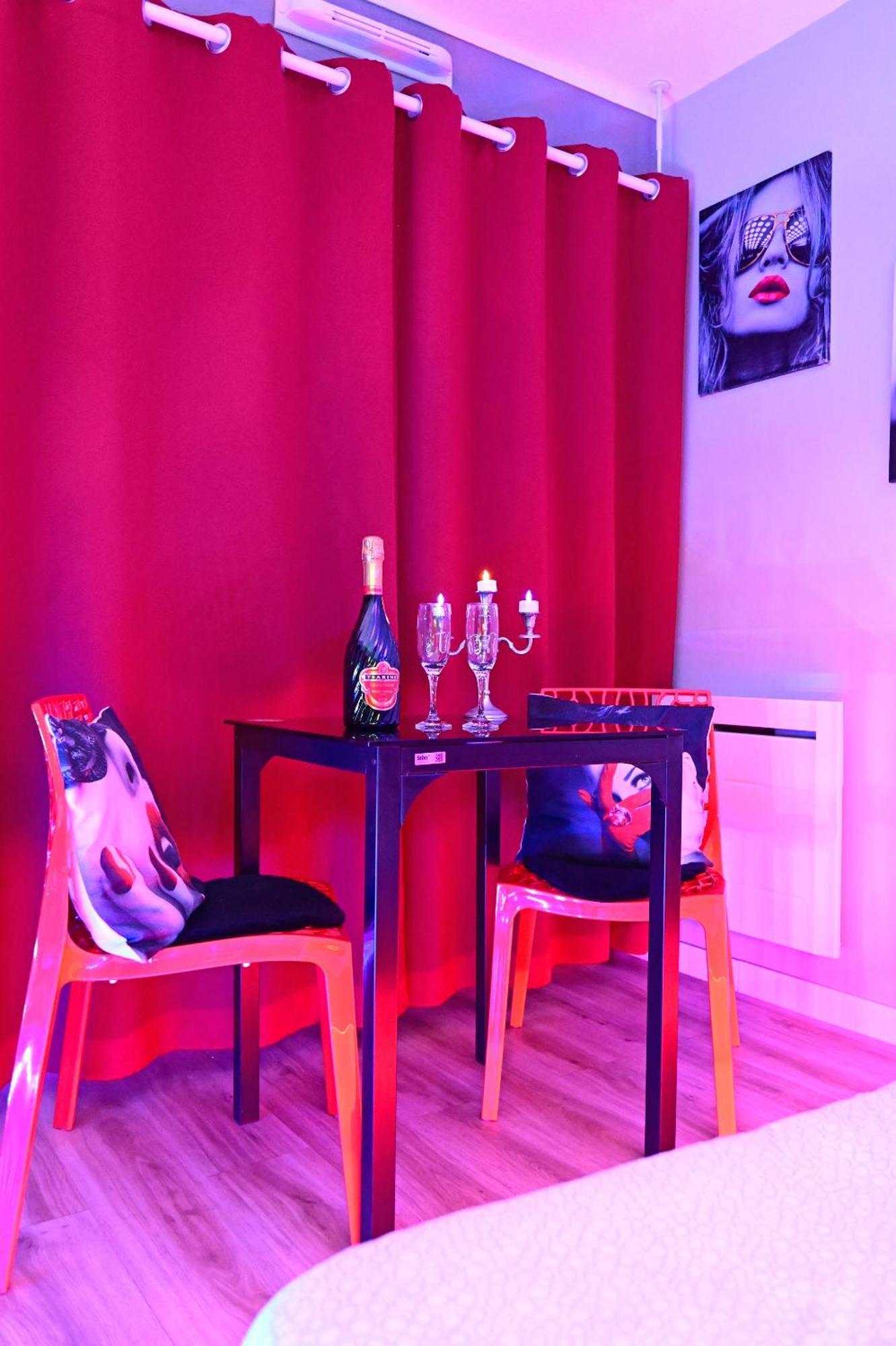 Grand Studio Biscarrosse Plage Une Nuit A 2 Avec Sauna Luxe, Balneo, Ocean Rien Que Pour Vous Luaran gambar