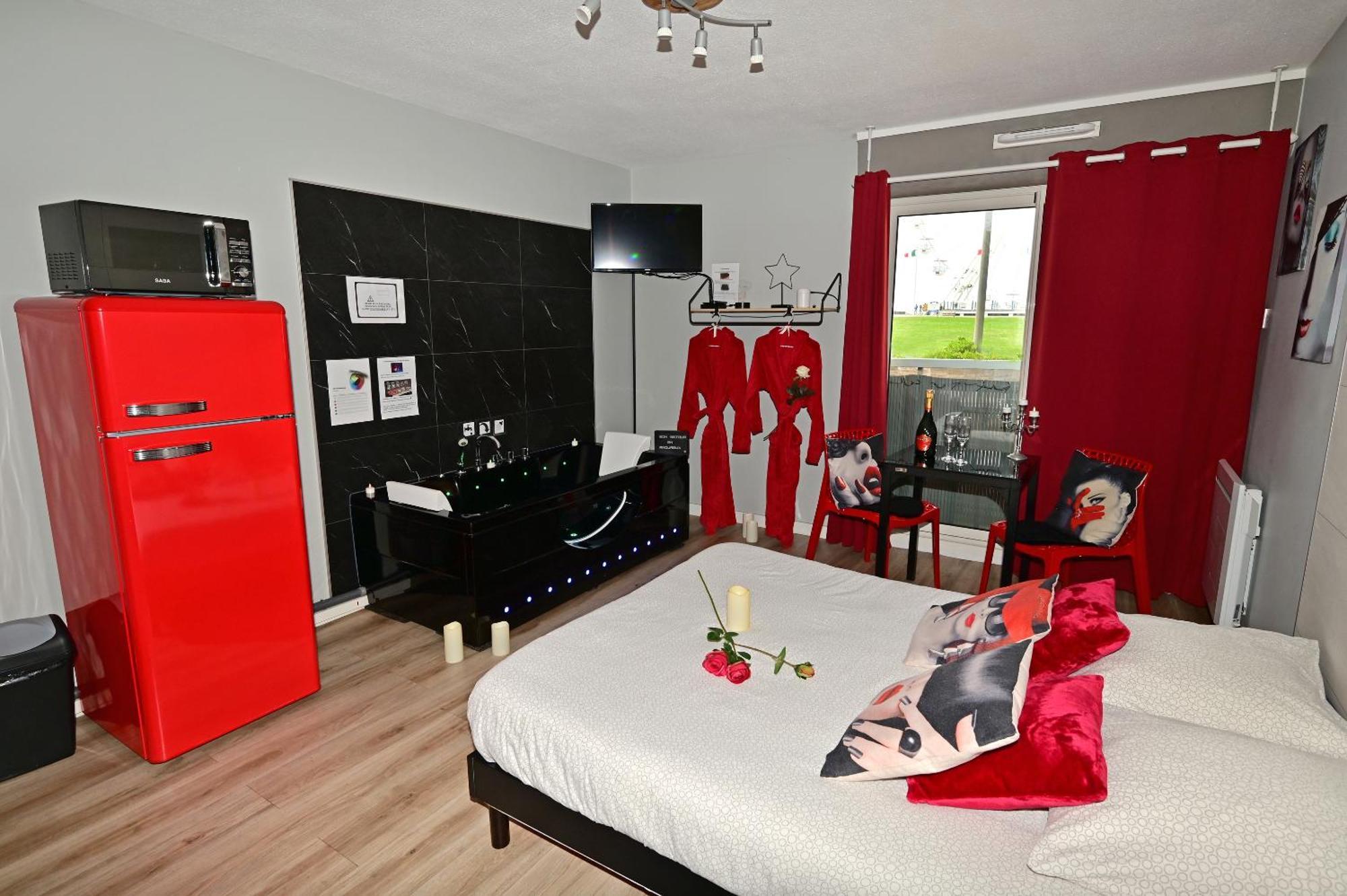 Grand Studio Biscarrosse Plage Une Nuit A 2 Avec Sauna Luxe, Balneo, Ocean Rien Que Pour Vous Luaran gambar